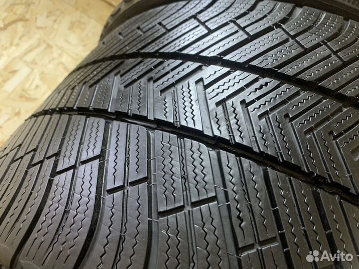 Michelin Pilot Alpin PA4 265/35 R20 и 295/30 R20