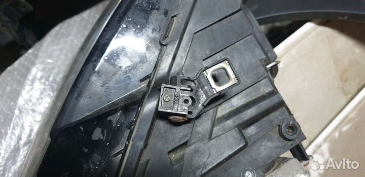 Ауди Q5 2010г фара правая ксенон