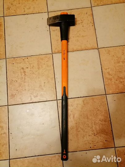 Колун для дров Strike-2,7 кг