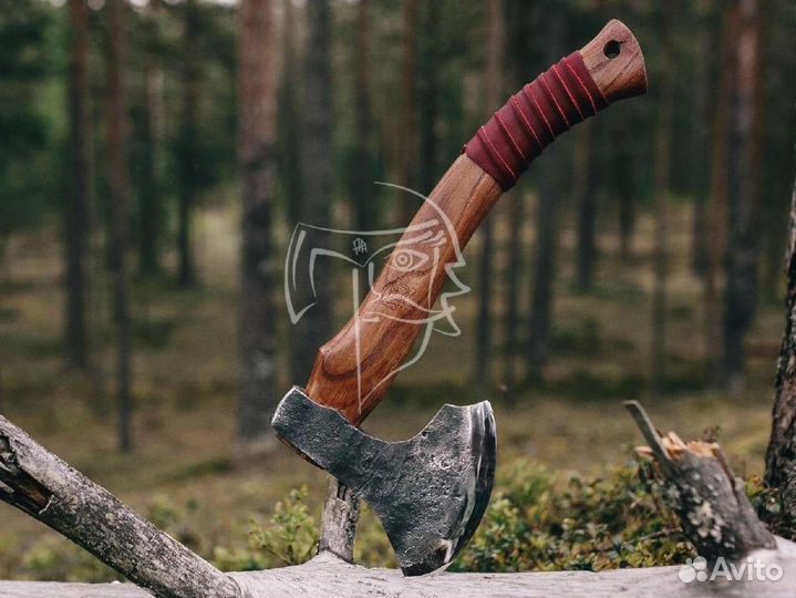 Кованый топор ручной работы