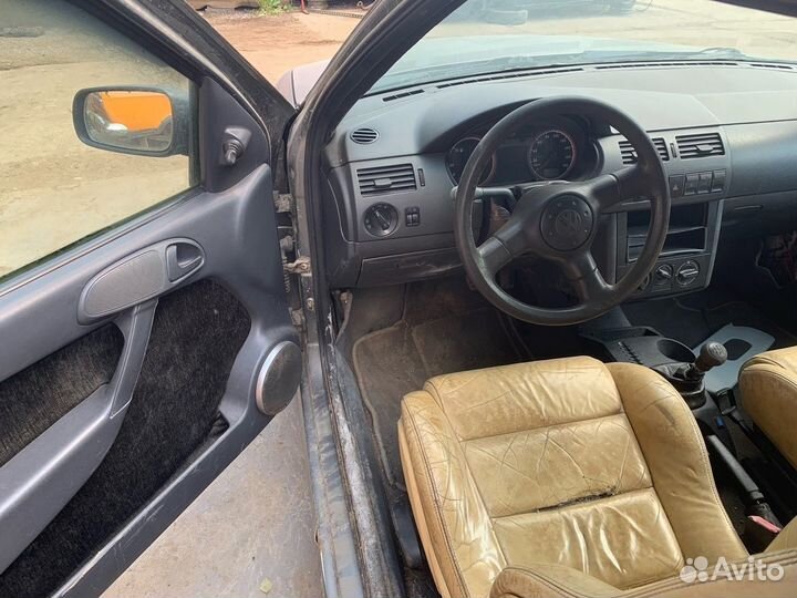 В разборе Фольксваген Поинтер 2004 г.в