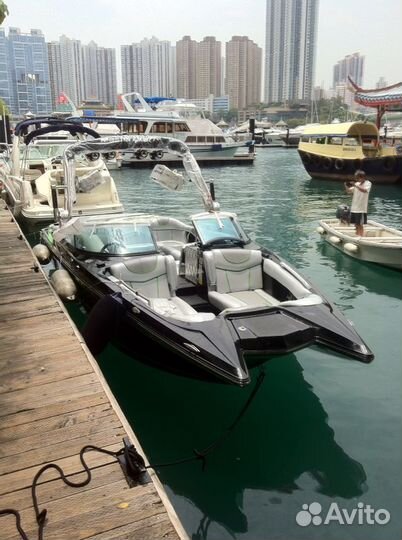 Буксировщик Mastercraft x-star