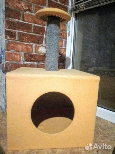 Домик для кошек с когтеточкой(новый)