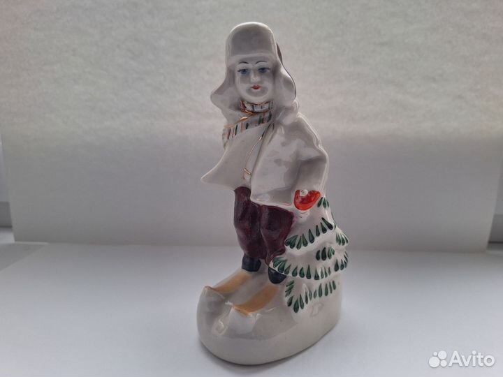 Фарфоровые статуэтка 