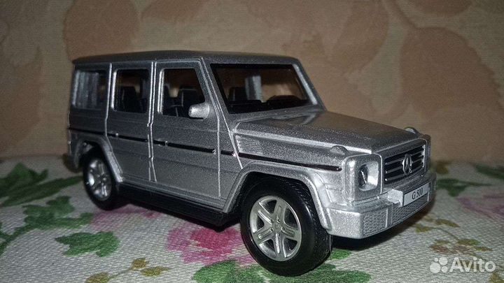 Игрушечная машина Mercedes-Benz G-500