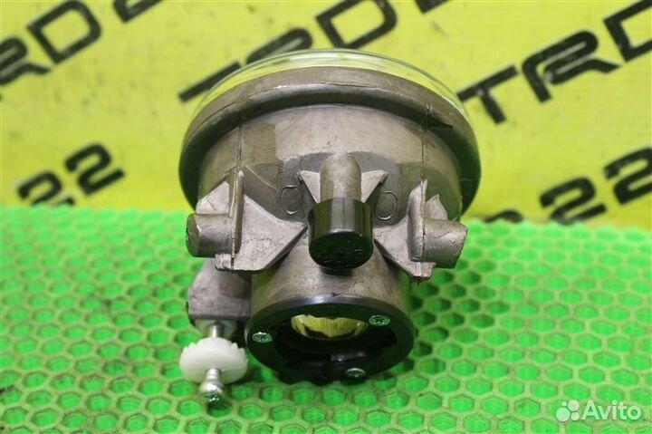 Фара противотуманная передняя левая Toyota Prius