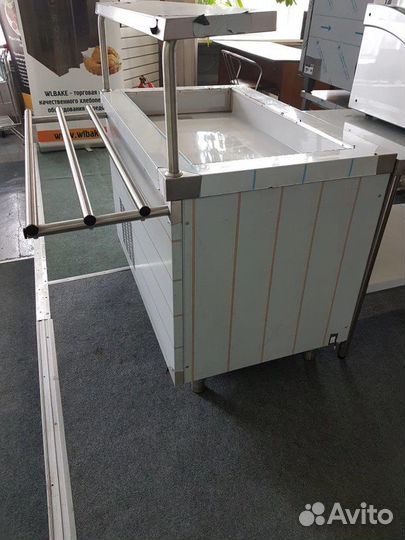 Охлаждаемый прилавок-витрина (линия раздачи)