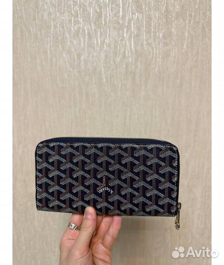 Продажа фирменного кошелька Goyard