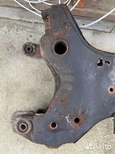 Подрамник hyundai getz 624011c100