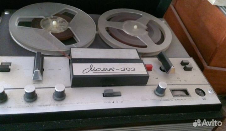 Катушечный или бобинный магнитофон Маяк и бобины