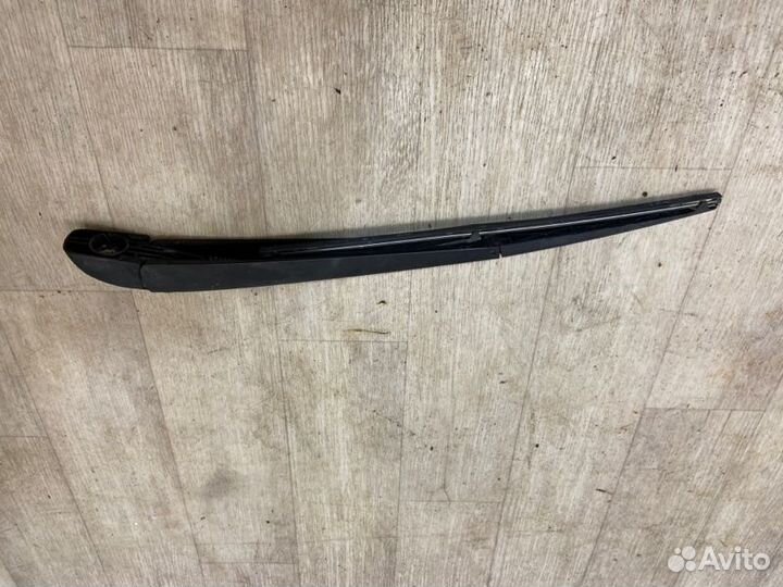 Дворник (стеклоочиститель ) задний Mitsubishi