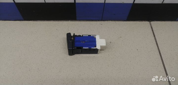 Кнопка обогрева сидений RAV 4 2013