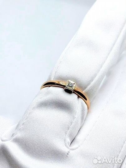 Кольцо с природным камнем Золото