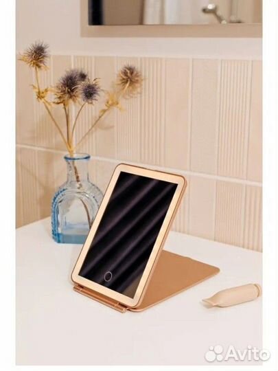 Зеркало с подсветкой настольное