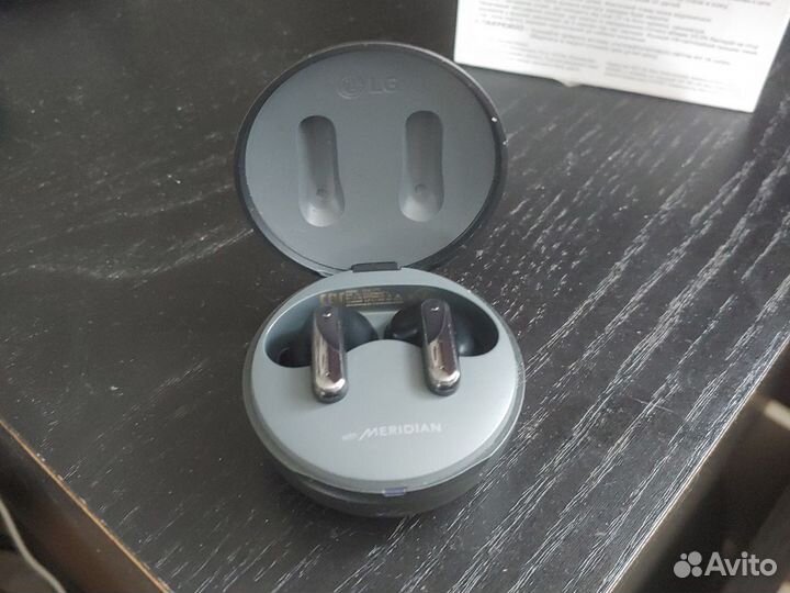 Беспроводные наушники lg tone-fp9