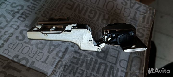 Петли мебельные blum