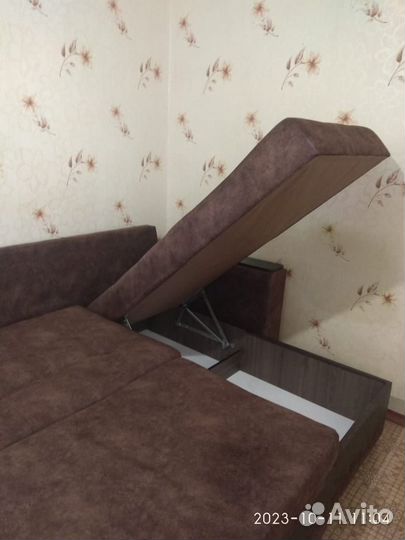Диван продам