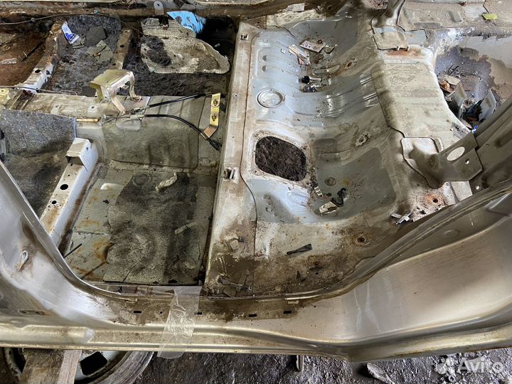 Порог со стойкой левой Chery Fora 2006-2010