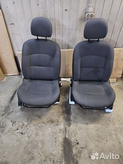 Продам сиденья Renault symbol