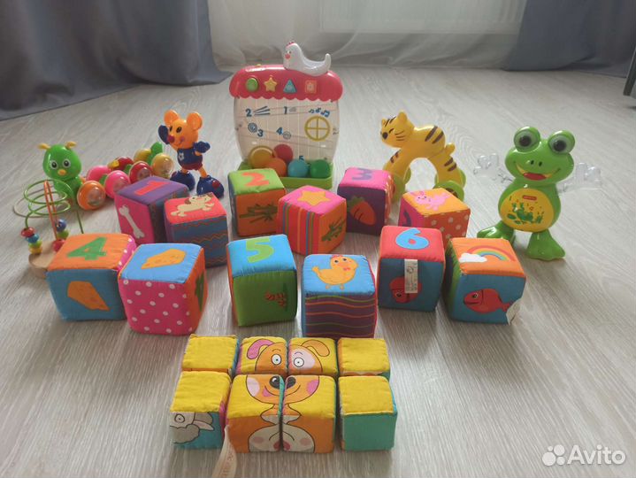 Игрушки для малышей развивающие