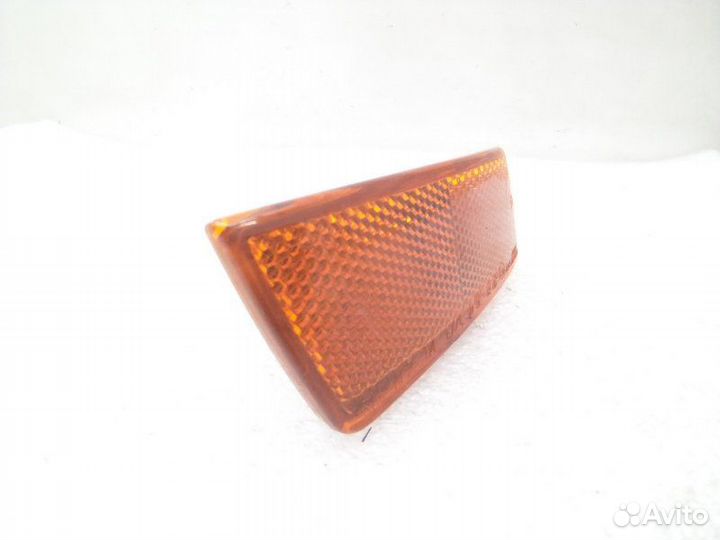 Повторитель поворота в бампер передний правый