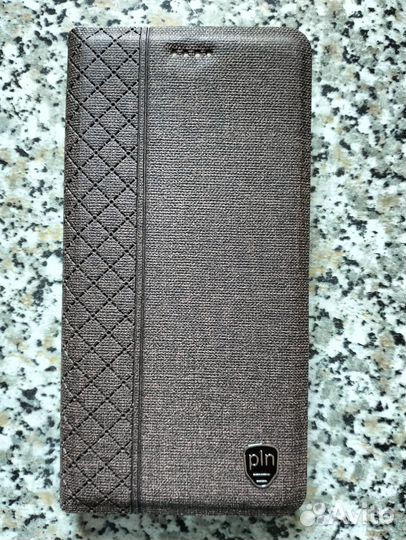 Чехлы на телефон