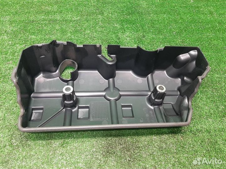 Крышка двигателя Suzuki Grand Vitara 2010