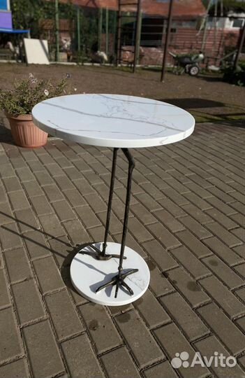 Декоративный стол