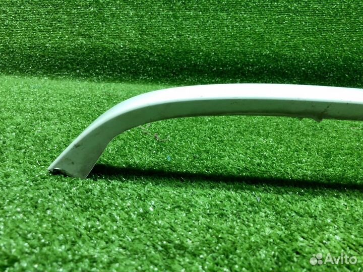 Ресничка передняя правая Subaru Forester SG5