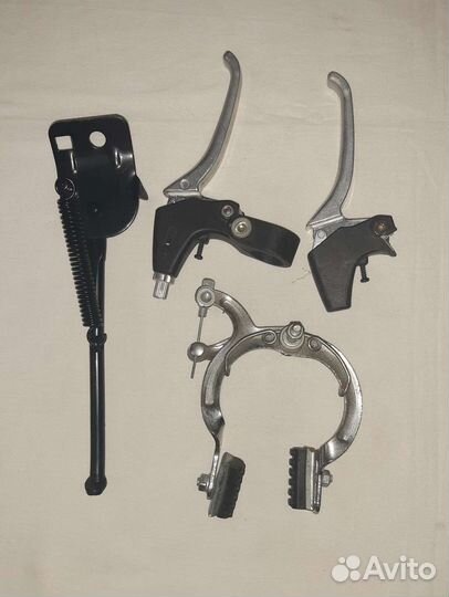 Тормоза и подножка на велосипед