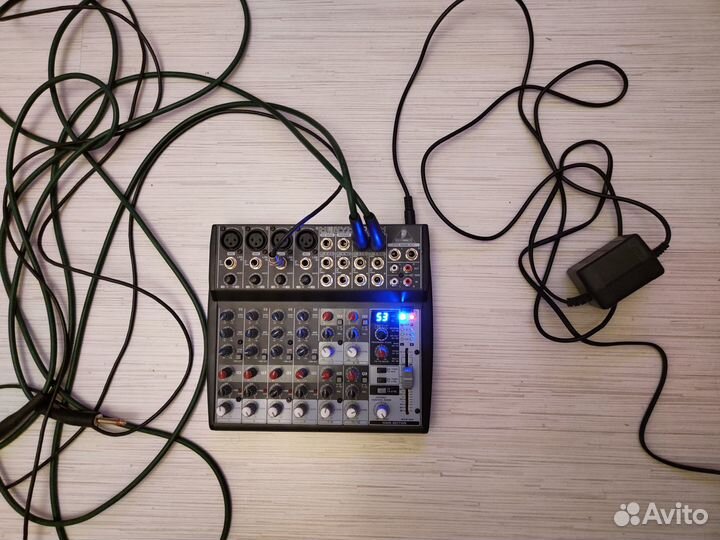 Пульт микшерный Behringer xenyx 1202 FX