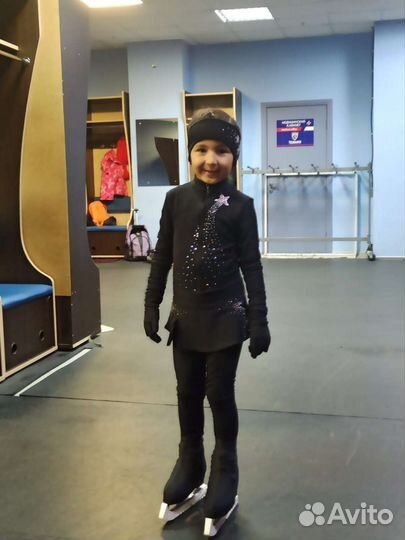 Костюм для фигурного катания 116-128 и коньки