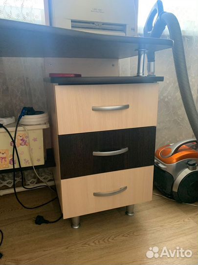 Компьютерный стол