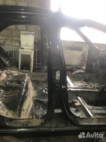 Центральная стойка правая KIA cerato 2 1.6 мт седа