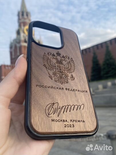 Деревянный чехол на iPhone