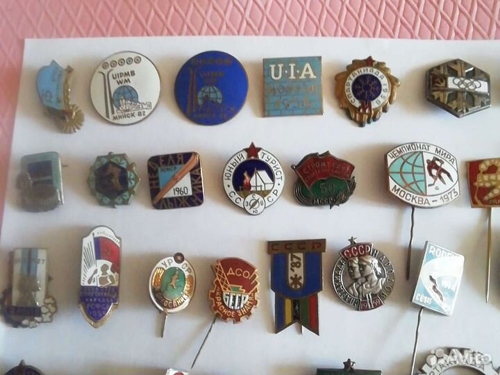 Значки спортивные, цены разные