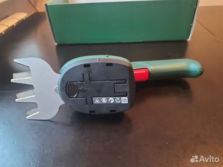 Ножницы аккумуляторные для травы и кустов Bosch Ea