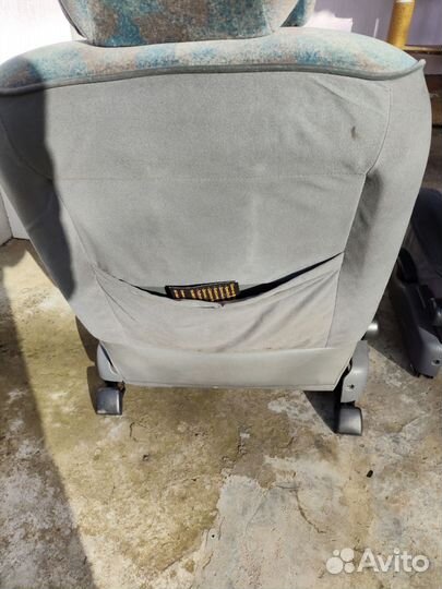 Передние сиденья от Renault laguna 1