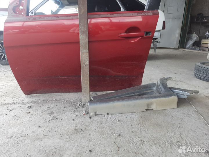 Дверь передняя левая на mitsubishi lancer 10