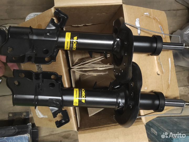 Амортизатор передн. Nissan X-Trail T-31