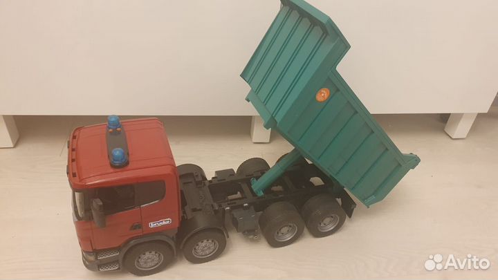 Bruder самосвал