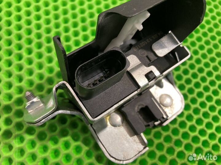 Замок крышки багажника Volkswagen Touareg NF 7P5