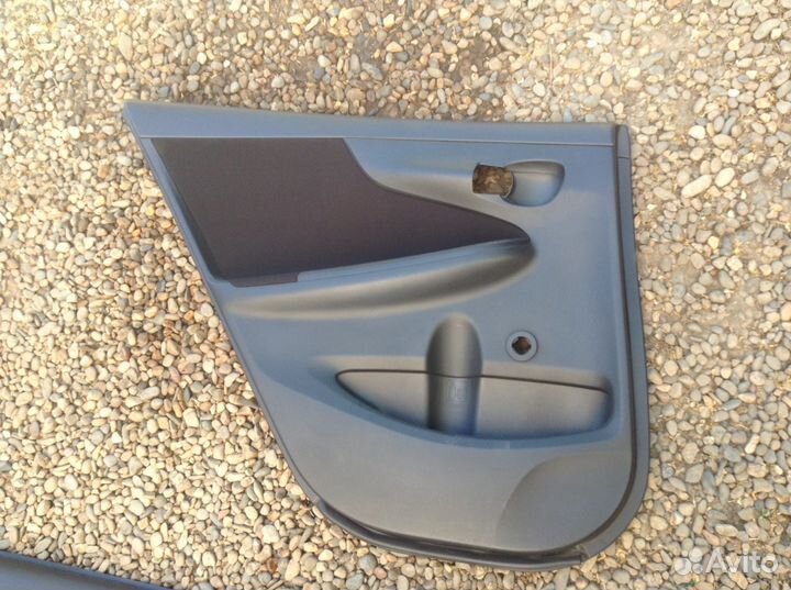 Toyota Corolla E 150 2008 обшивка передняя правая