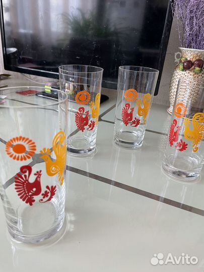 Набор высоких стеклянных стаканов с жар птицами