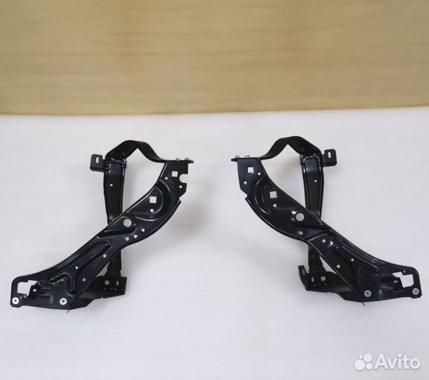 Кронштейн фары правый для мерседес 212 E212