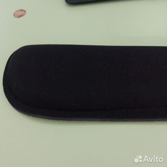 Подставка для кисти под клавиатуру