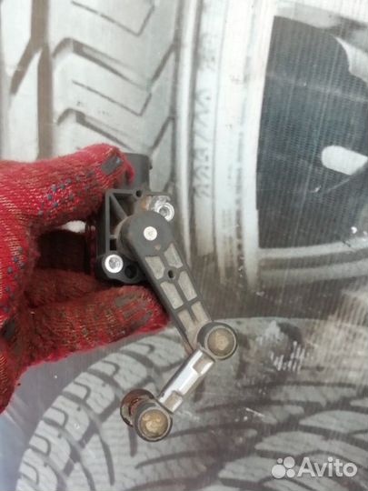 Датчик положения кузова задний Mazda 6 (GG) 2002-2