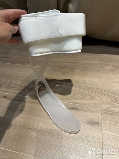 Ортез для голеностопа жесткий (правый)