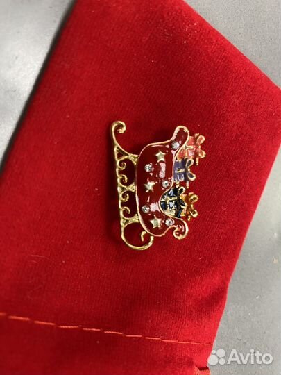 Новогодние броши