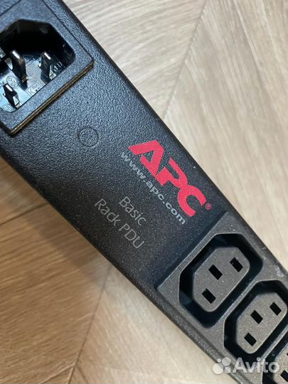 APC Basi Rack PDU блок распределения питания